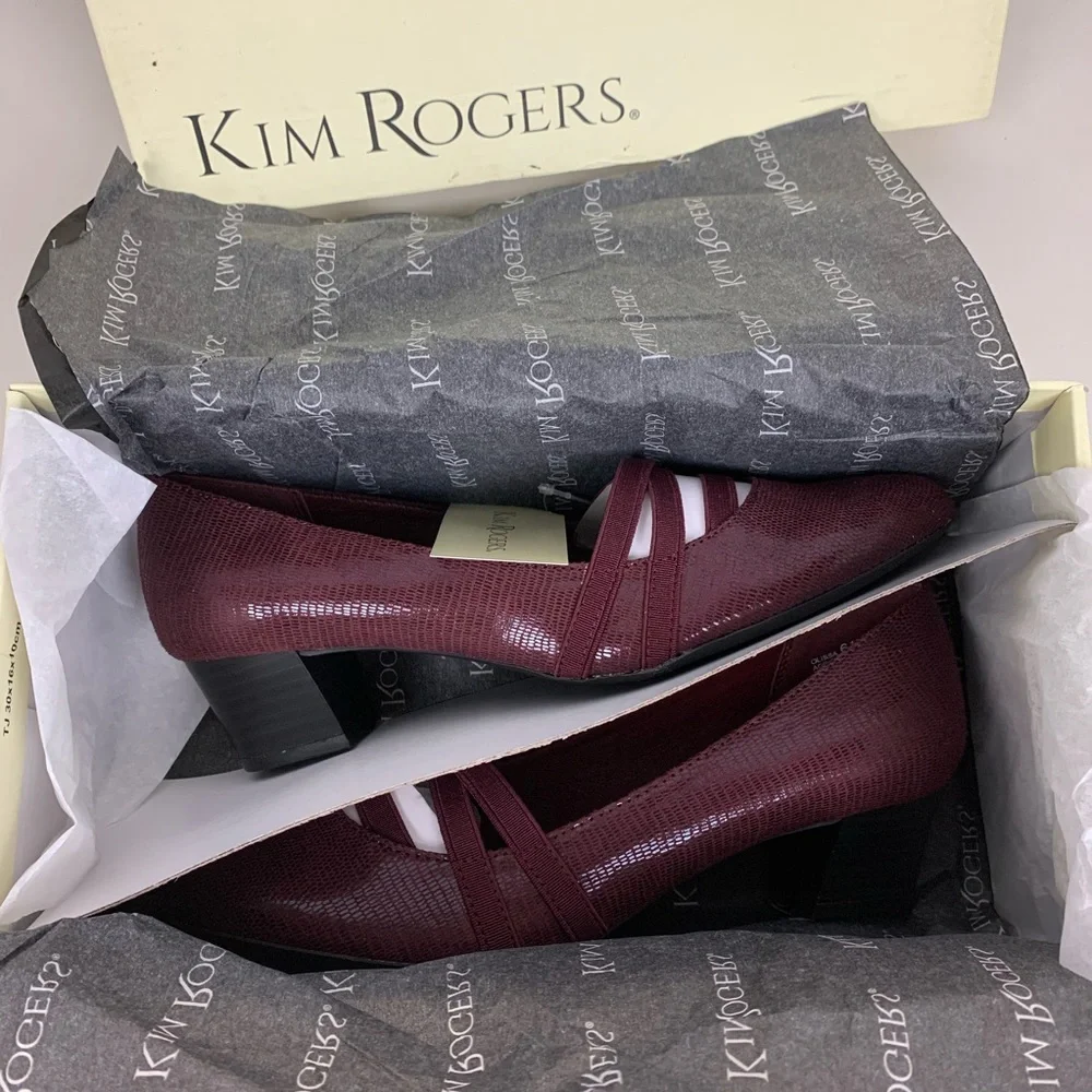 STORAGE Kim Rodger red snakeskin texture Point toe chunky heel pumps Sz 6.5 - Picture 13 of 16